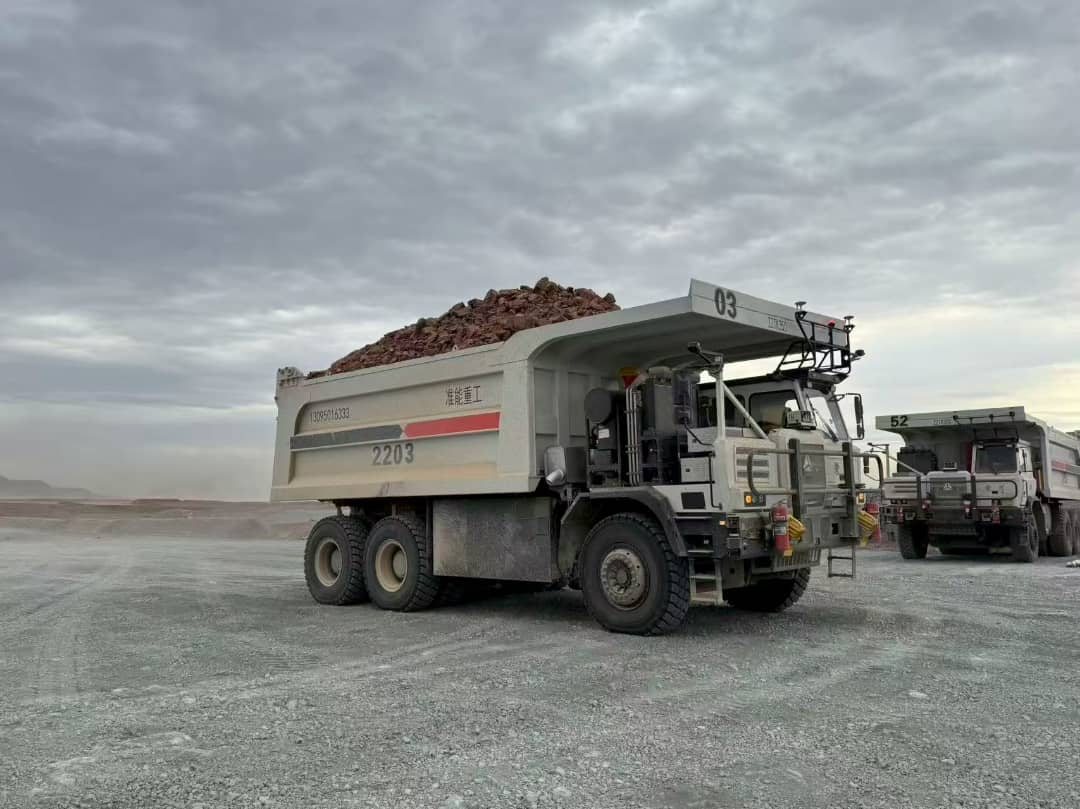 مقایسه فنی و عملیاتی کامیونهای معدنی SINOTRUK با Caterpillar، Komatsu و BELAZ